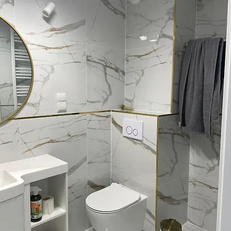 شقة Apartament Z Tarasem كوزتسالين